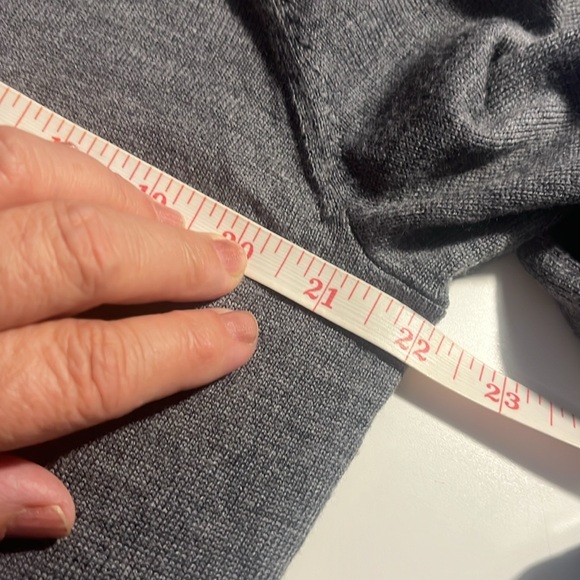 Gap Extra Fine merino Wool Sweater-Gray V-Neck men’s L - Picture 8 of 10